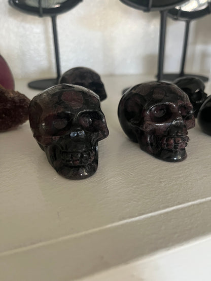 Garnet skull
