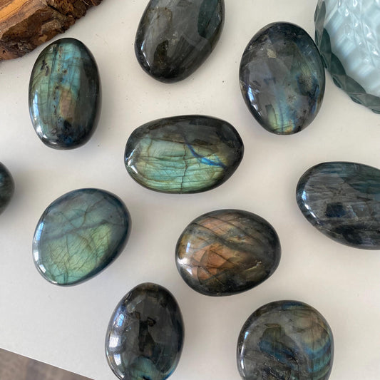 Labradorite Palmstone